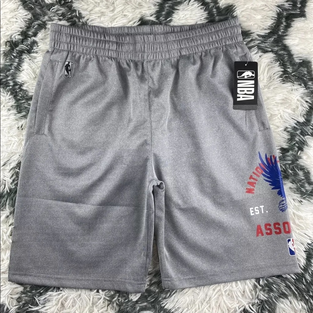 NWT NBA Men's Gray Shorts Size Large